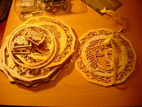scroll pieces of Medusa's box before removing the glued pattern