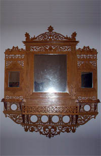 marco para tres espejos en madera calada, con ornamentacin