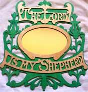 marco de espejo verde con la leyenda The lord is my shepherd